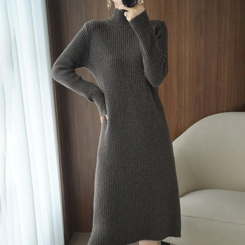 Mid-Length Knitted Bottom Dress with Half-High Neck